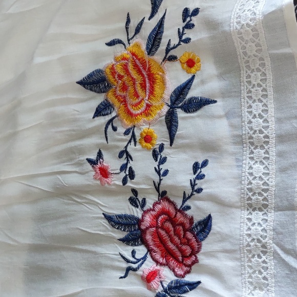 Forgotten Grace Embroidered Top - Picture 7 of 7